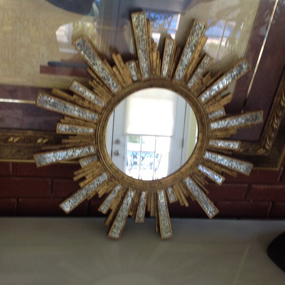 Vintage Star Burst Accent Mirror - Picture 3 of 5